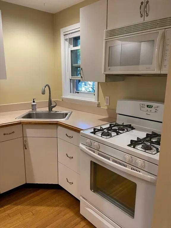 2 bed, 1.5 bath apartment for rent at 135 Bolton St Unit Sf, South Boston — photo 8 of 19