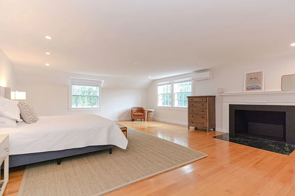 4 bed, 4+ bath apartment for rent at 135 Bridge St, Manchester — photo 24 of 33