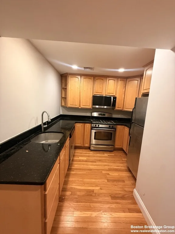 3 bed, 2 bath apartment for rent at 135 Calumet St Unit 2, Mission Hill — photo 1 of 9
