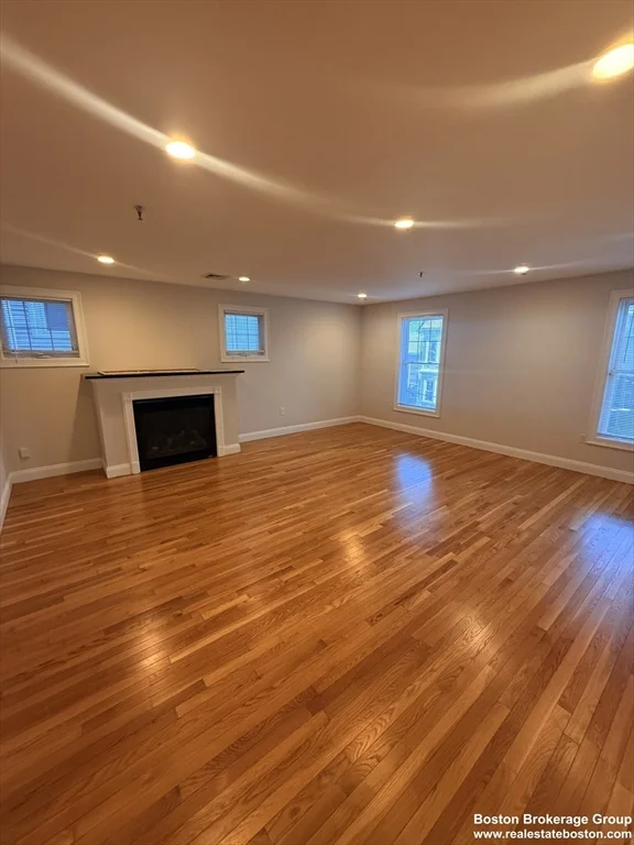 3 bed, 2 bath apartment for rent at 135 Calumet St Unit 2, Mission Hill — photo 3 of 9