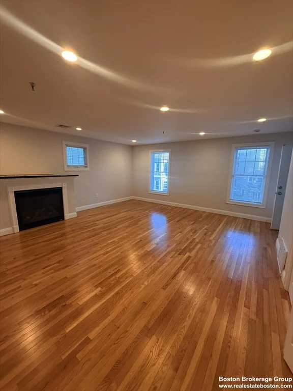 3 bed, 2 bath apartment for rent at 135 Calumet St Unit 2, Mission Hill — photo 2 of 9