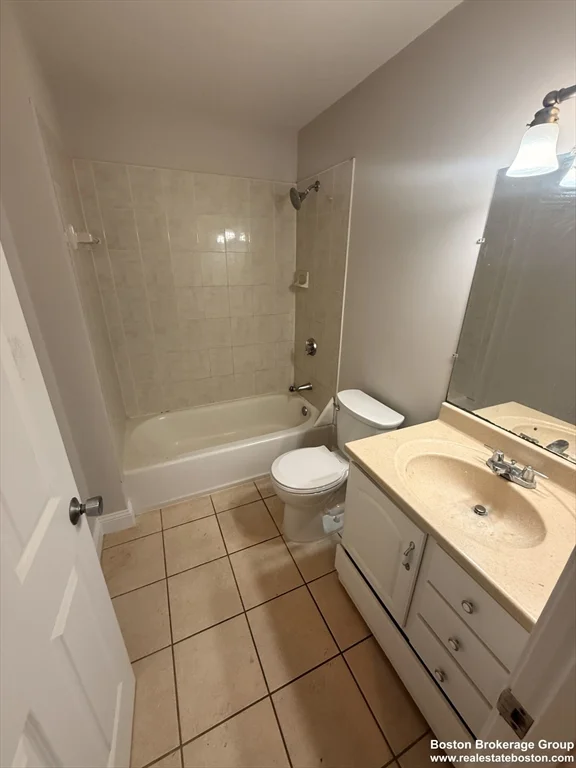 3 bed, 2 bath apartment for rent at 135 Calumet St Unit 2, Mission Hill — photo 8 of 9