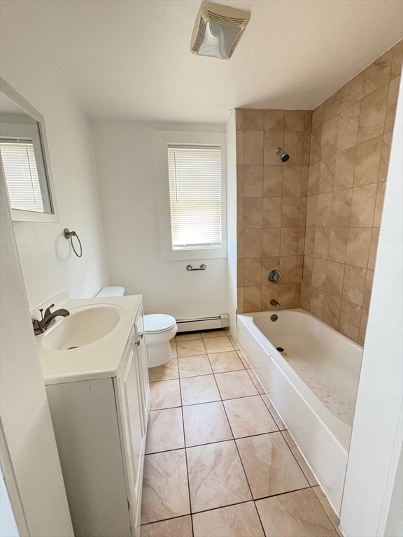 2 bed, 1 bath apartment for rent at 135 Chestnut St Unit 8, Lynn — photo 2 of 6