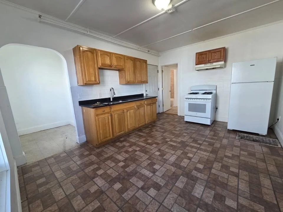 2 bed, 1 bath apartment for rent at 135 Chestnut St Unit 1, Lynn