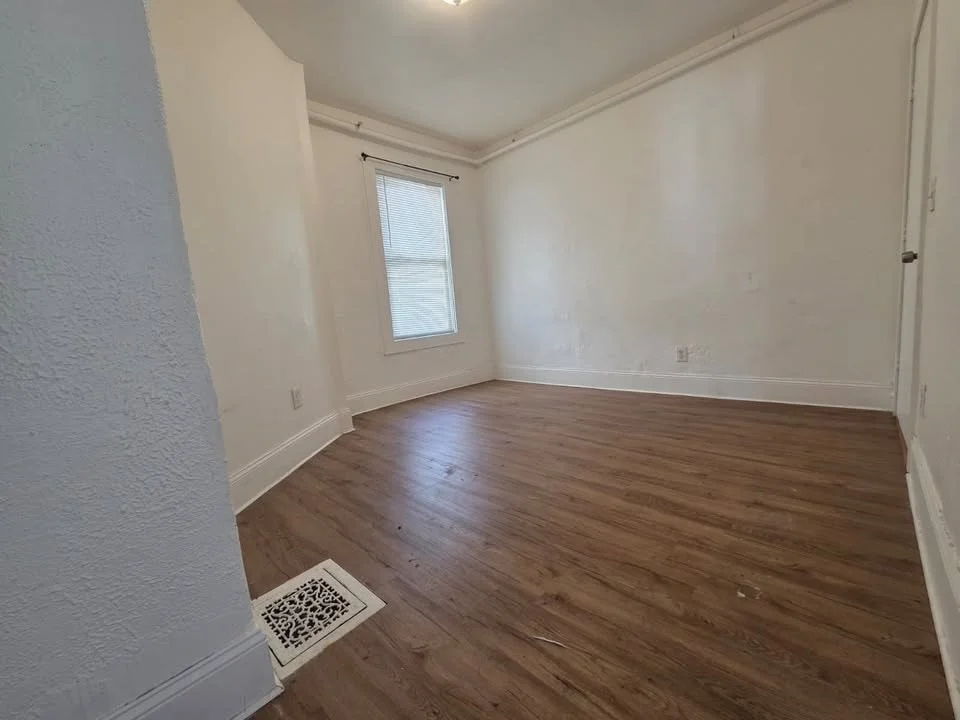 2 bed, 1 bath apartment for rent at 135 Chestnut St Unit 1, Lynn — photo 10 of 14