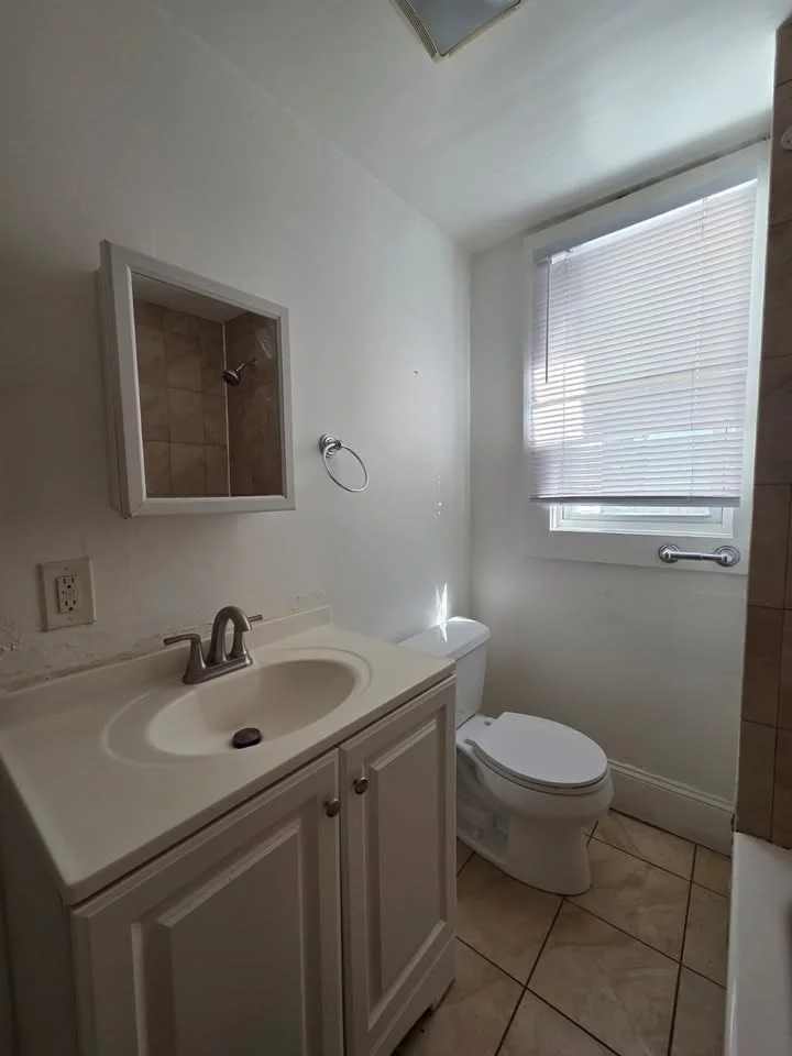 2 bed, 1 bath apartment for rent at 135 Chestnut St Unit 1, Lynn — photo 13 of 14
