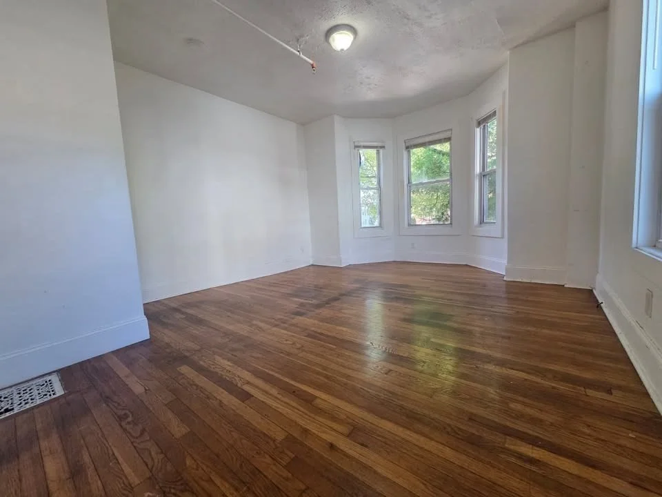 2 bed, 1 bath apartment for rent at 135 Chestnut St Unit 1, Lynn — photo 7 of 14