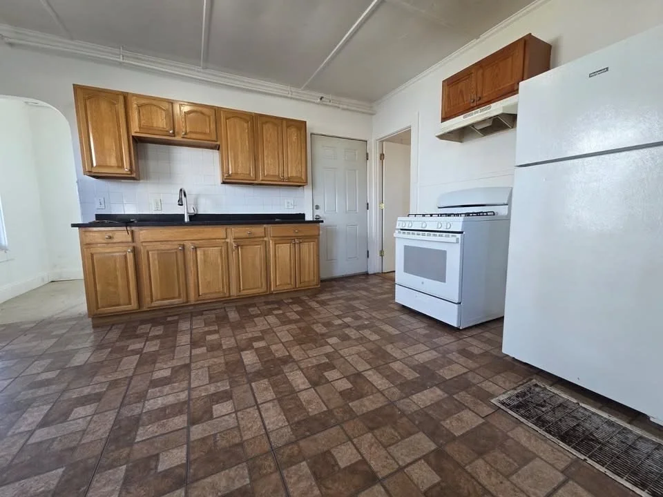 2 bed, 1 bath apartment for rent at 135 Chestnut St Unit 1, Lynn — photo 2 of 14