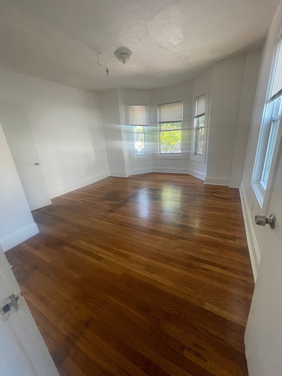 2 bed, 1 bath apartment for rent at 135 Chestnut St Unit 2, Lynn — photo 8 of 11