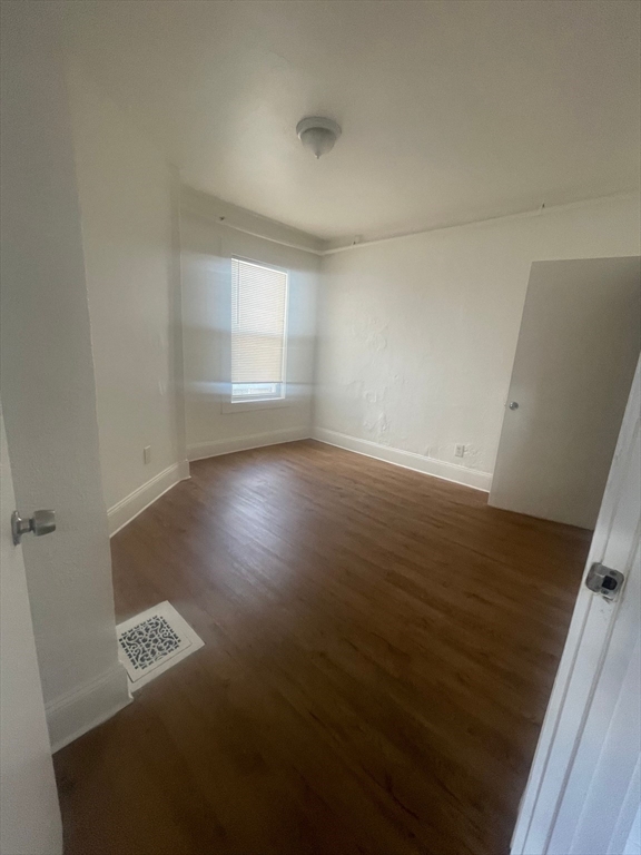 2 bed, 1 bath apartment for rent at 135 Chestnut St Unit 2, Lynn — photo 9 of 11