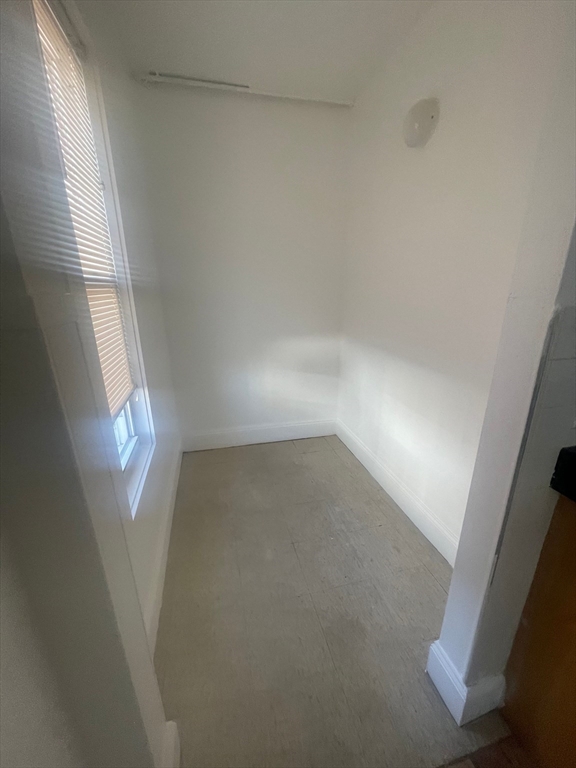 2 bed, 1 bath apartment for rent at 135 Chestnut St Unit 2, Lynn — photo 6 of 11