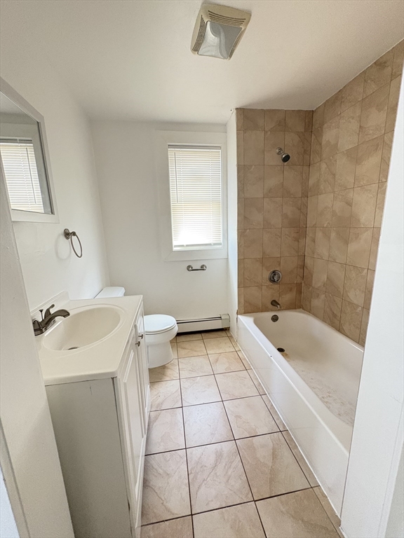 2 bed, 1 bath apartment for rent at 135 Chestnut St Unit 3, Lynn — photo 3 of 5