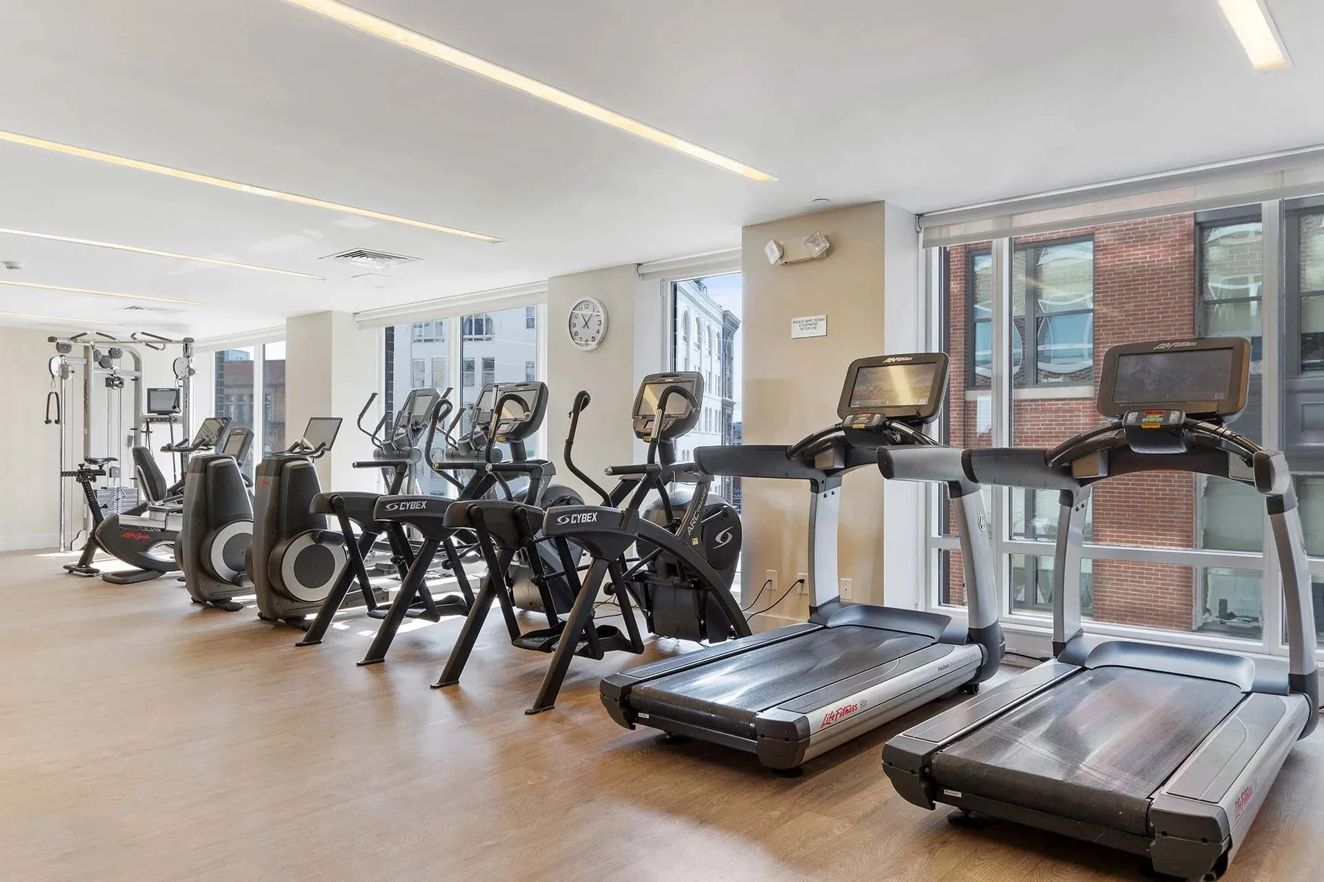 Studio bed, 1 bath apartment for rent at 135 Clarendon St Unit 5Q, Back Bay — photo 10 of 17