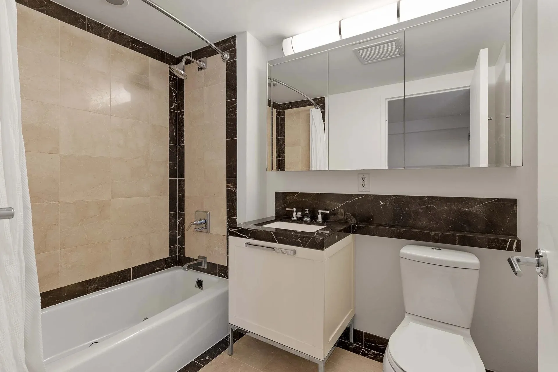 Studio bed, 1 bath apartment for rent at 135 Clarendon St Unit 5Q, Back Bay — photo 8 of 17