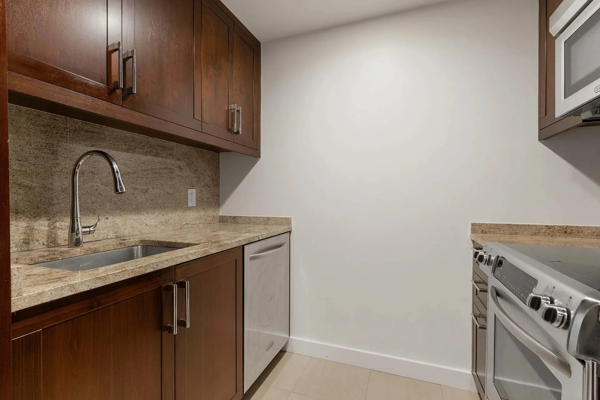 Studio bed, 1 bath apartment for rent at 135 Clarendon St Unit 5Q, Back Bay — photo 5 of 17