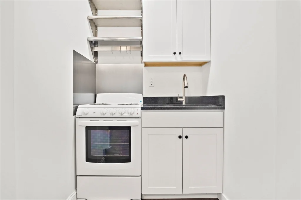 Studio bed, 1 bath apartment for rent at 135 Clifton St Unit 1, Malden — photo 8 of 13