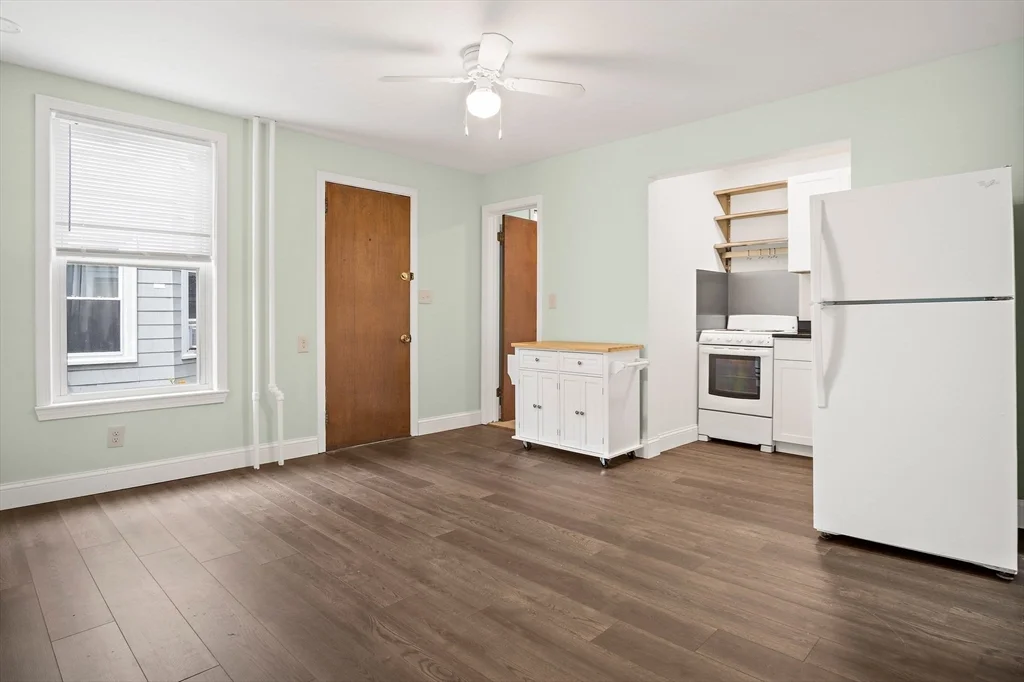 Studio bed, 1 bath apartment for rent at 135 Clifton St Unit 1, Malden — photo 3 of 13