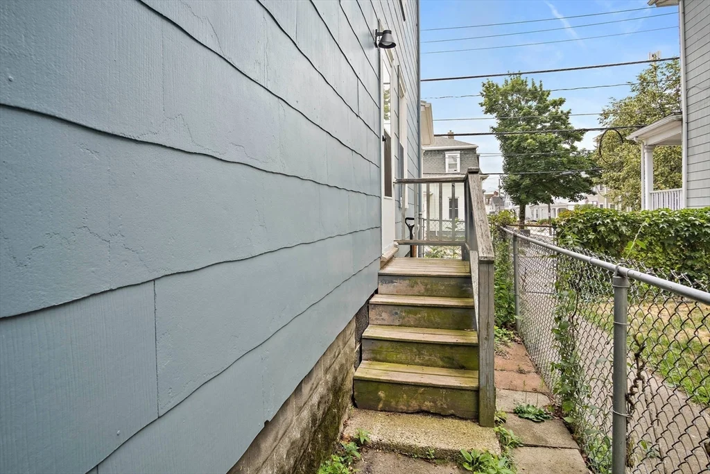 Studio bed, 1 bath apartment for rent at 135 Clifton St Unit 1, Malden — photo 12 of 13