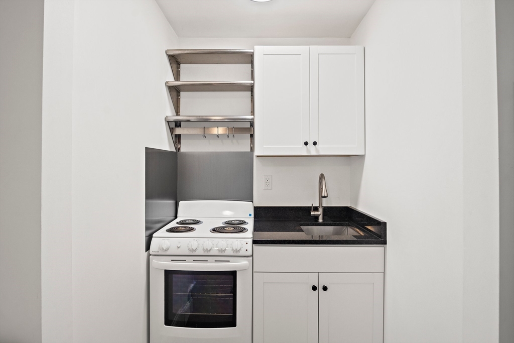 Studio bed, 1 bath apartment for rent at 135 Clifton St Unit 1, Malden — photo 9 of 13