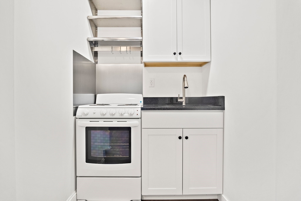 Studio bed, 1 bath apartment for rent at 135 Clifton St Unit 1, Malden — photo 8 of 13