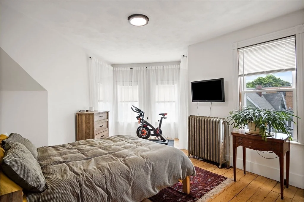 4 bed, 1 bath apartment for rent at 135 Clifton St Unit 3, Malden — photo 11 of 16