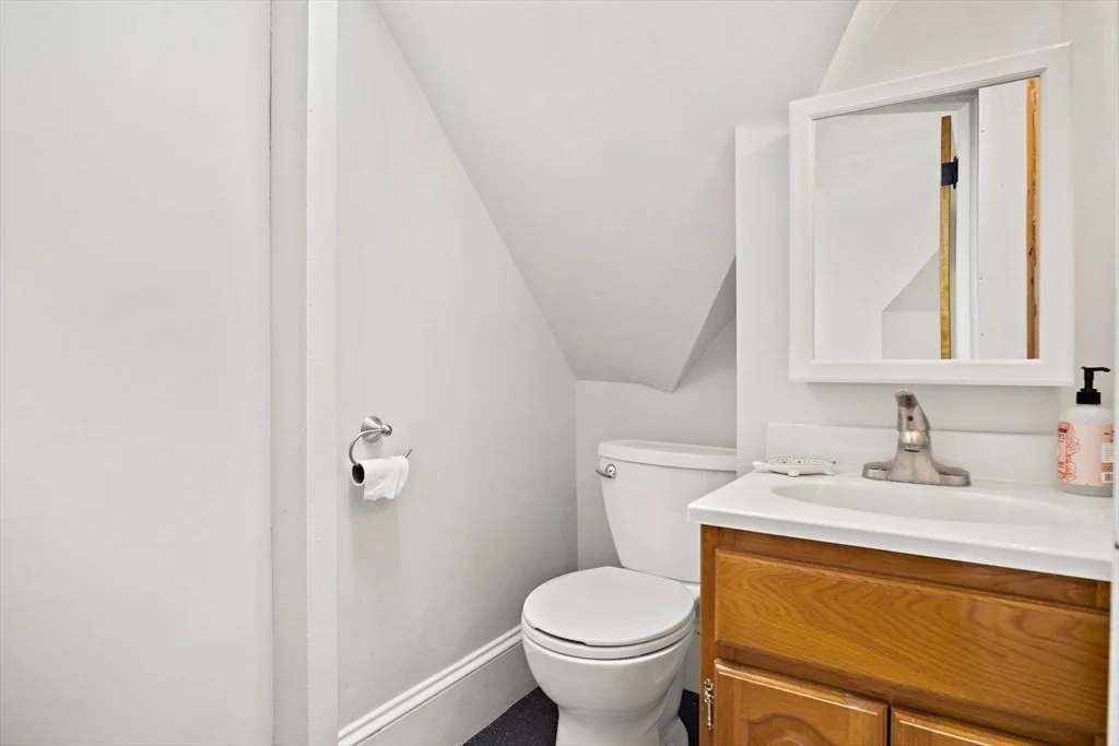 4 bed, 1 bath apartment for rent at 135 Clifton St Unit 3, Malden — photo 13 of 16