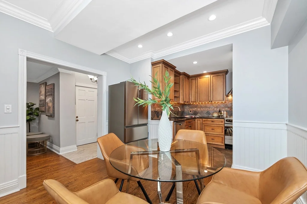 1 bed, 1 bath apartment for rent at 135 Commonwealth Ave Unit 3, Back Bay — photo 4 of 18