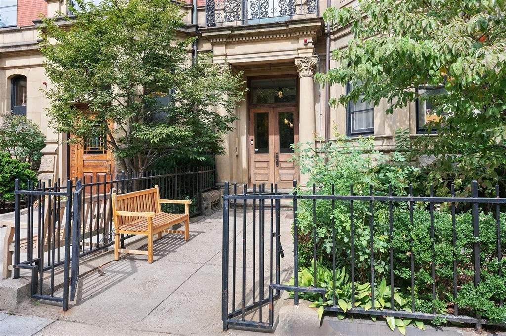 1 bed, 1 bath apartment for rent at 135 Commonwealth Ave Unit 3, Back Bay — photo 14 of 18