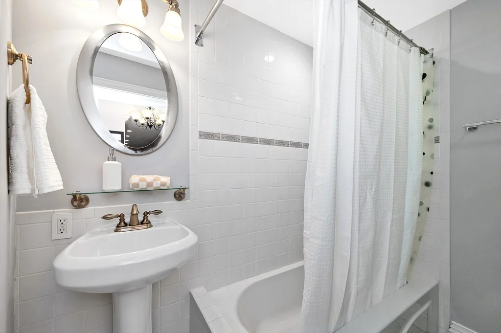 1 bed, 1 bath apartment for rent at 135 Commonwealth Ave Unit 3, Back Bay — photo 12 of 18