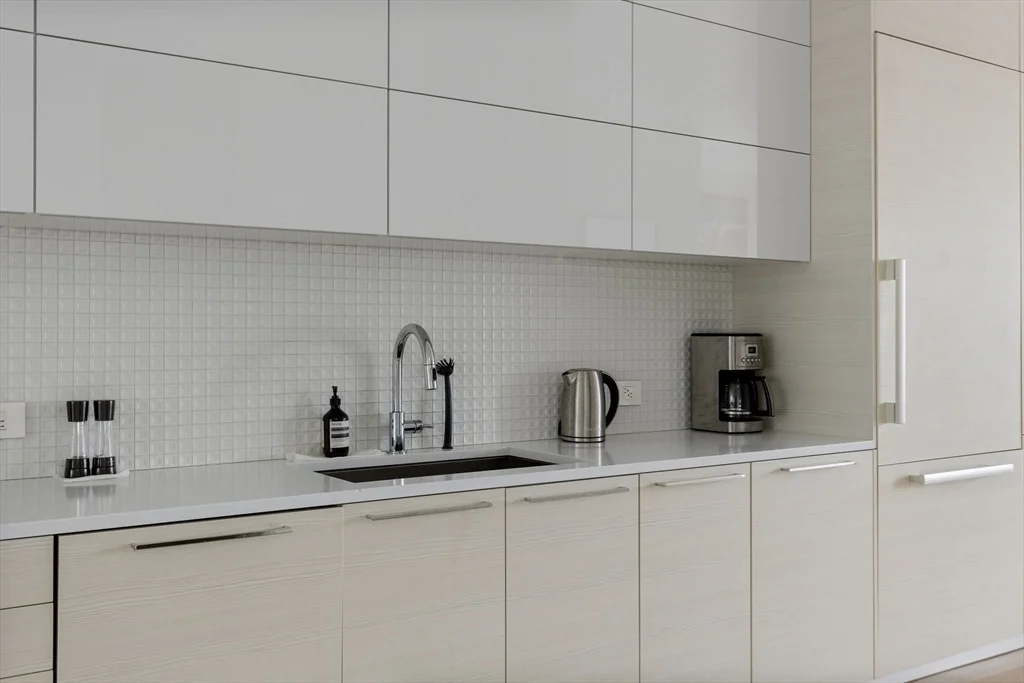 4 bed, 3 bath apartment for rent at 135 Commonwealth Ave Unit PH7/8, Back Bay — photo 14 of 36