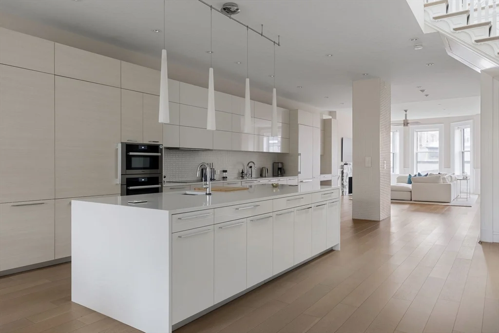 4 bed, 3 bath apartment for rent at 135 Commonwealth Ave Unit PH7/8, Back Bay — photo 13 of 36