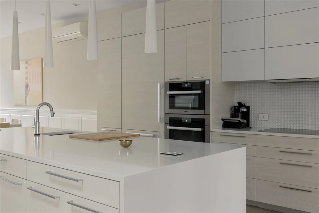 4 bed, 3 bath apartment for rent at 135 Commonwealth Ave Unit PH7/8, Back Bay — photo 15 of 36