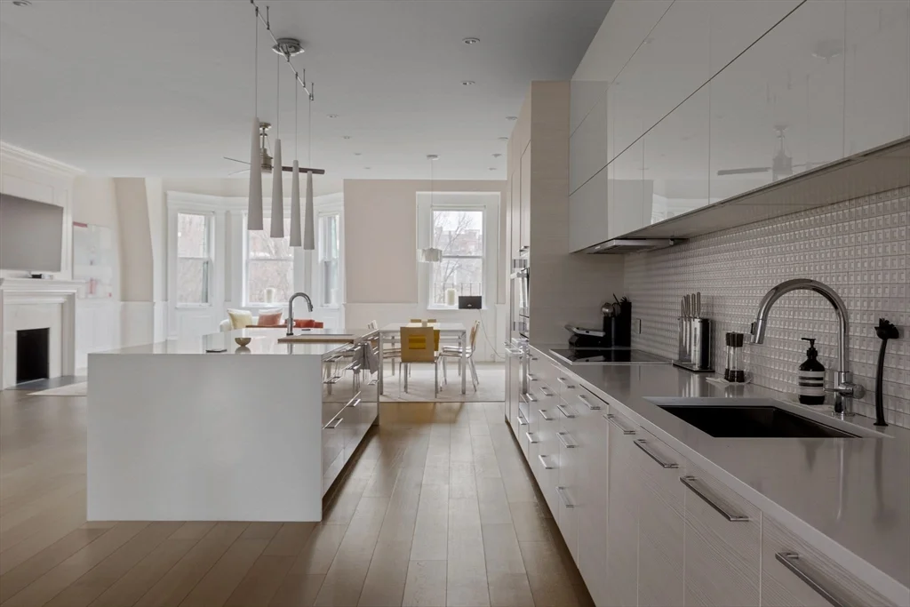 4 bed, 3 bath apartment for rent at 135 Commonwealth Ave Unit PH7/8, Back Bay — photo 12 of 36
