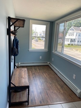 3 bed, 1 bath apartment for rent at 135 Darrow St, Quincy — photo 3 of 13