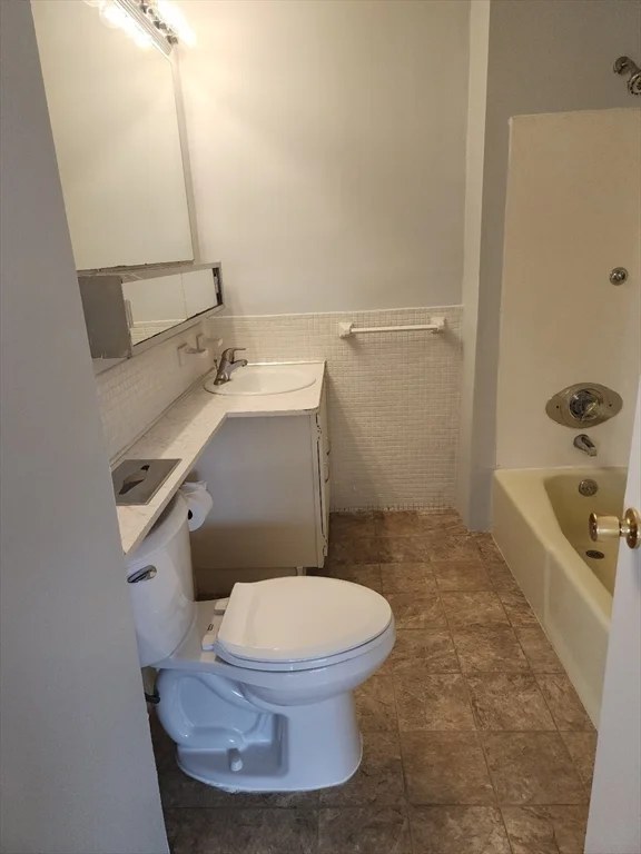 1 bed, 1 bath apartment for rent at 135 East Main St Unit F-8, Westborough — photo 10 of 12