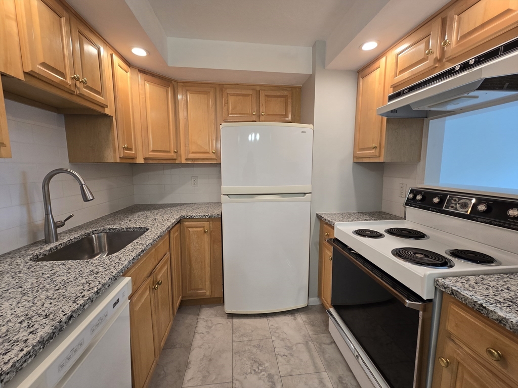 1 bed, 1 bath apartment for rent at 135 East Main St Unit R-10, Westborough — photo 4 of 28