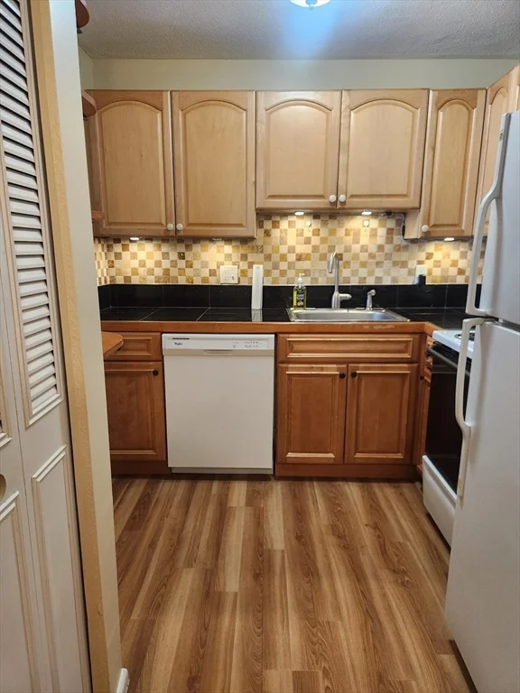 2 bed, 1 bath apartment for rent at 135 East Main St Unit U-11, Westborough — photo 5 of 25