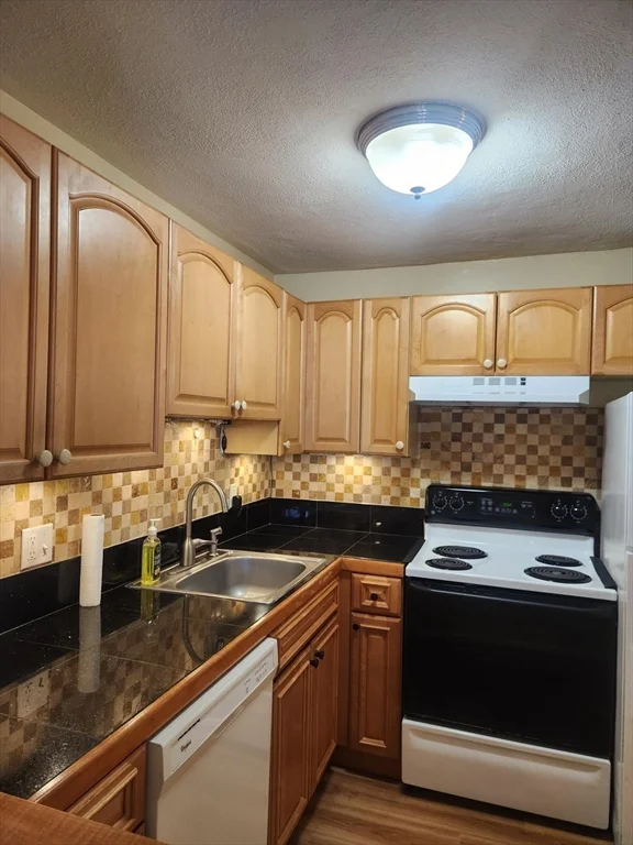2 bed, 1 bath apartment for rent at 135 East Main St Unit U-11, Westborough — photo 6 of 25
