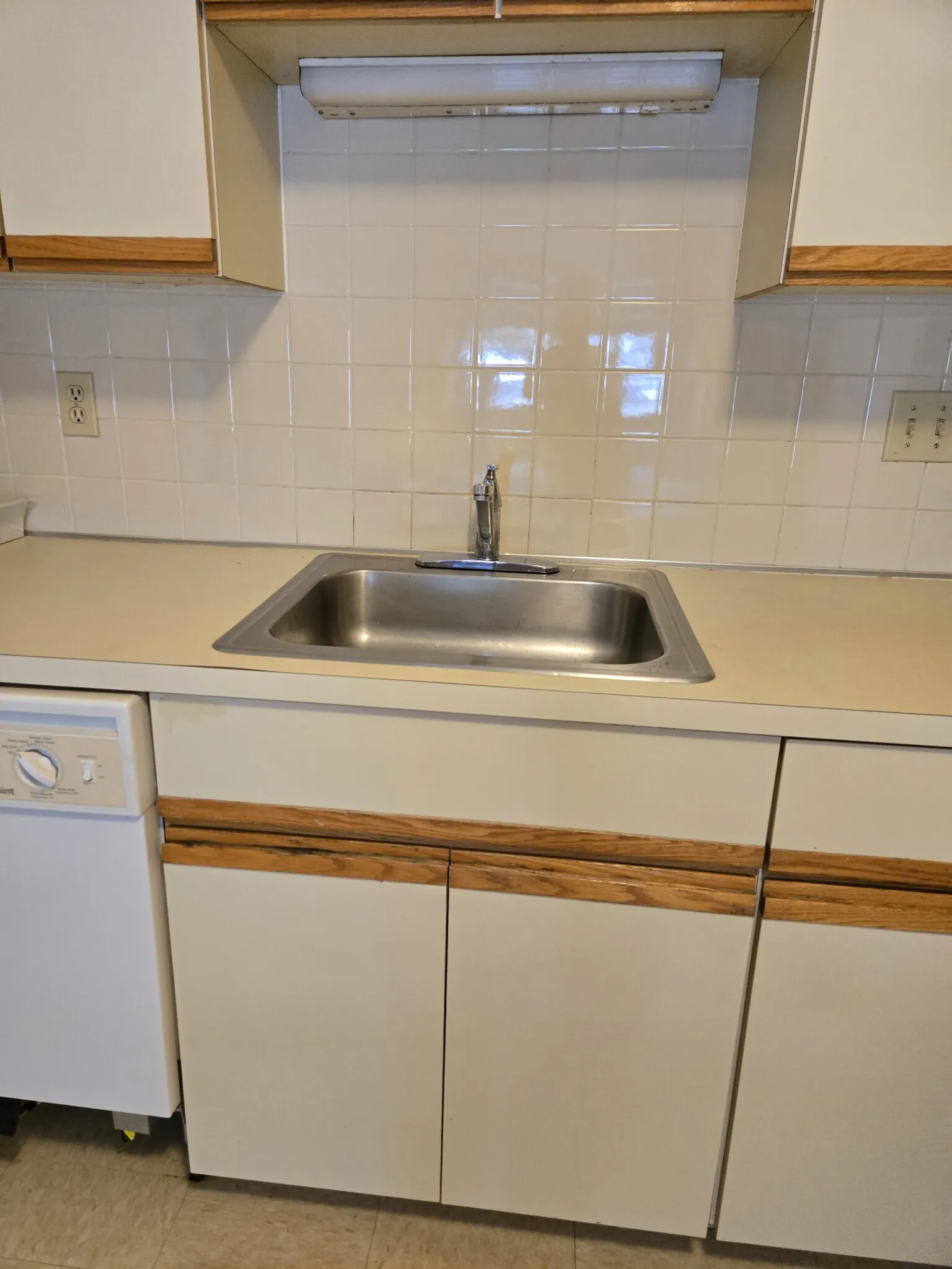 1 bed, 1 bath apartment for rent at 135 Florence St Unit 23, Chestnut Hill — photo 2 of 13