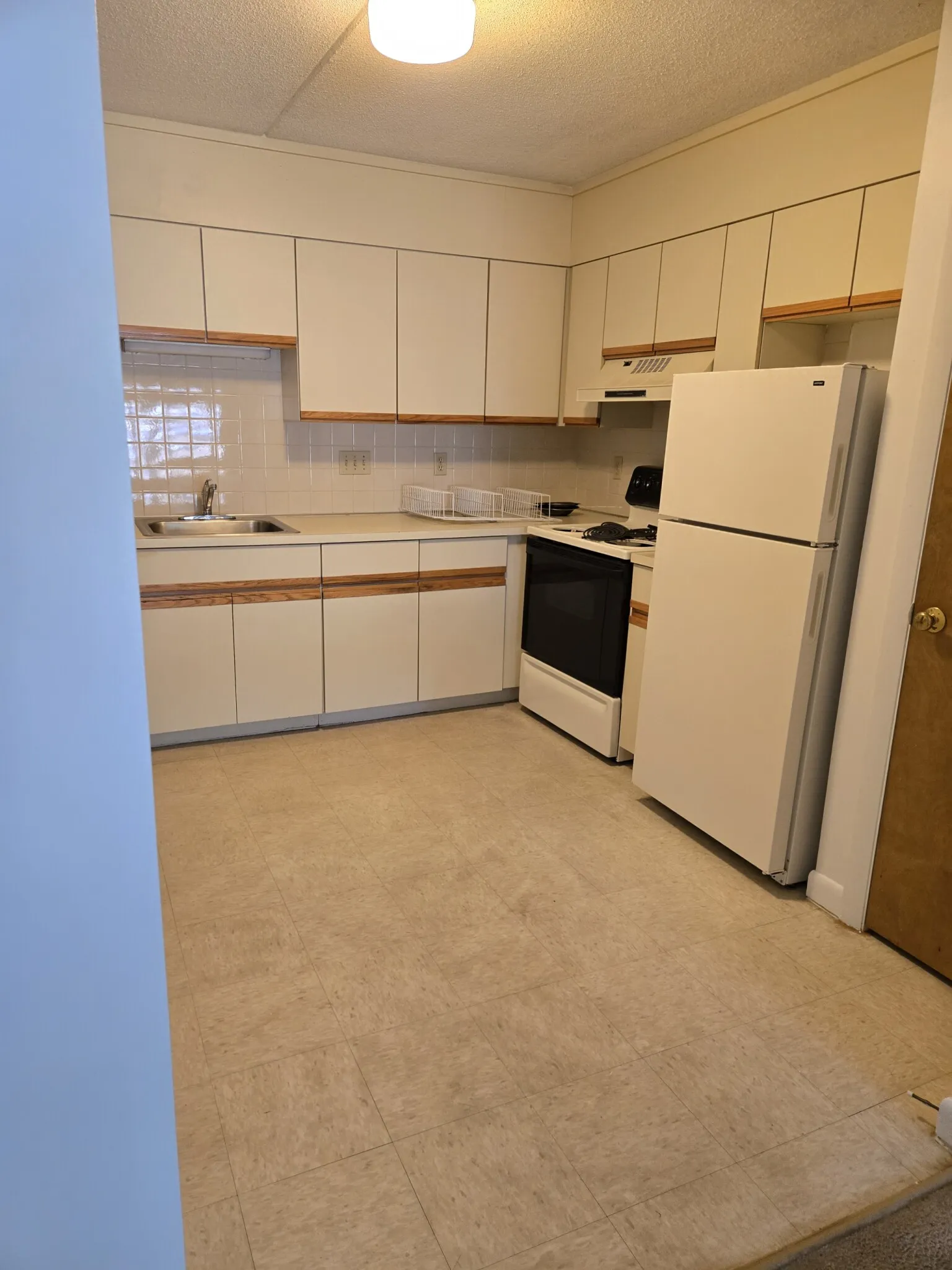 1 bed, 1 bath apartment for rent at 135 Florence St Unit 23, Chestnut Hill