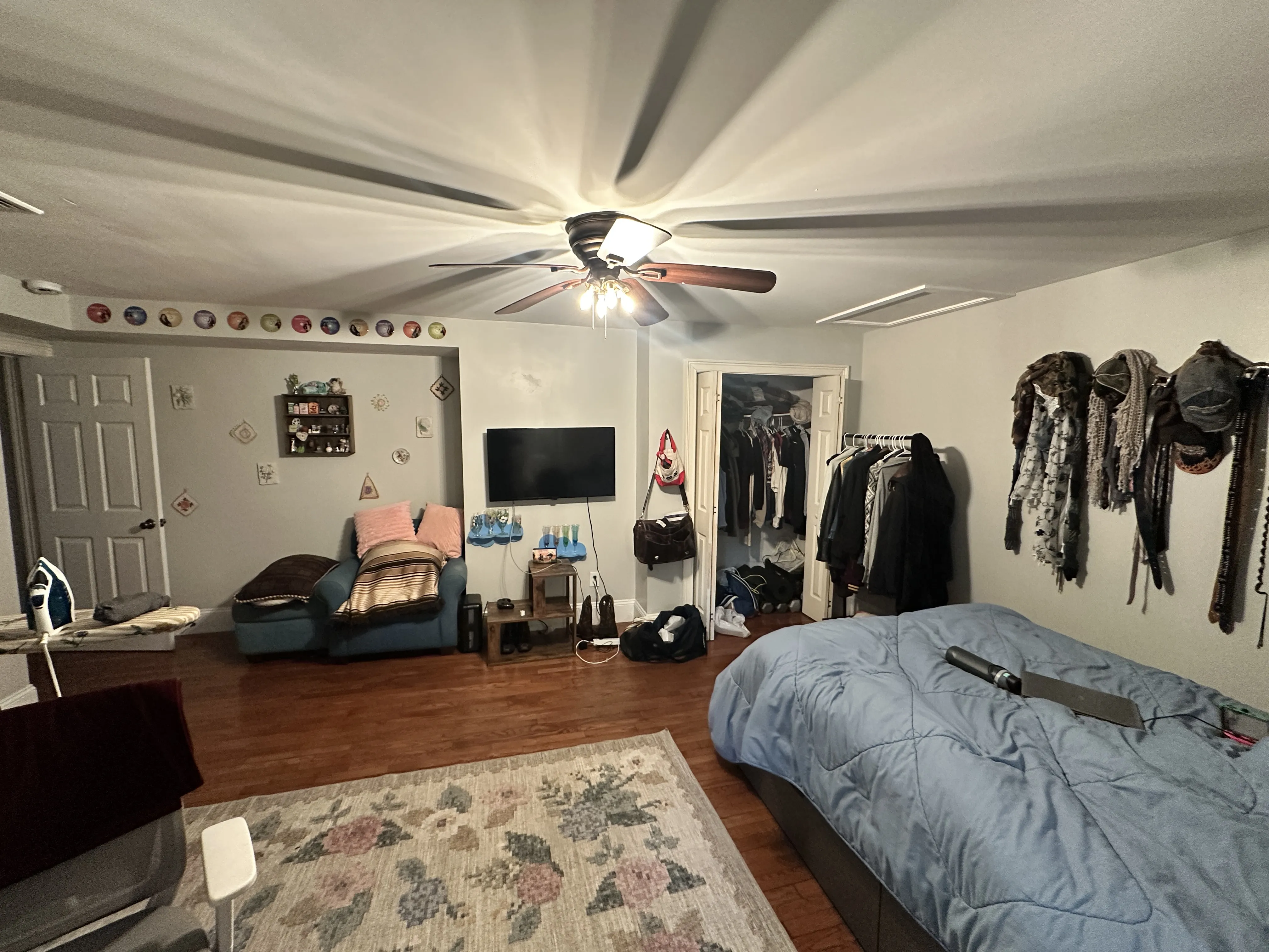 4 bed, 2 bath apartment for rent at 135 Hillside St Unit 1, Mission Hill — photo 4 of 12