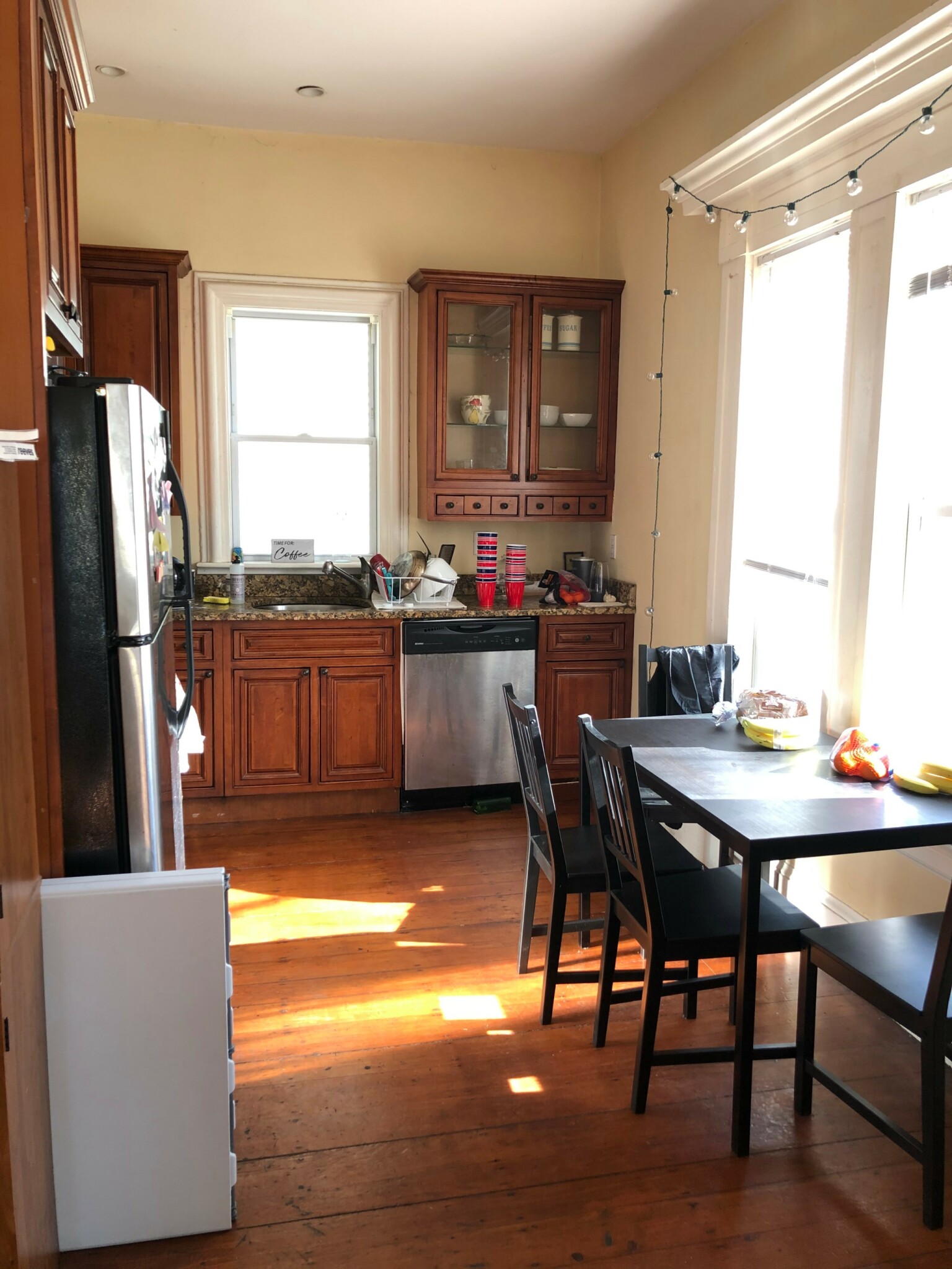 4 bed, 1 bath apartment for rent at 135 Hillside St Unit 4, Mission Hill — photo 1 of 8