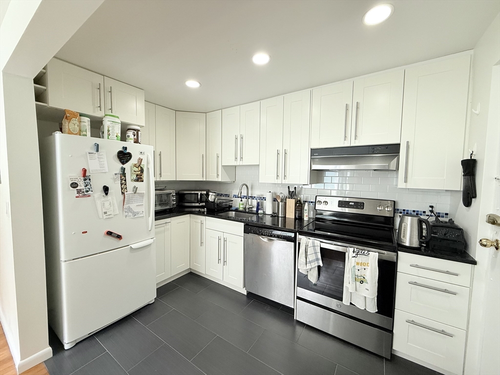 1 bed, 1 bath apartment for rent at 135 Inman St Unit 8, Inman Square — photo 2 of 12