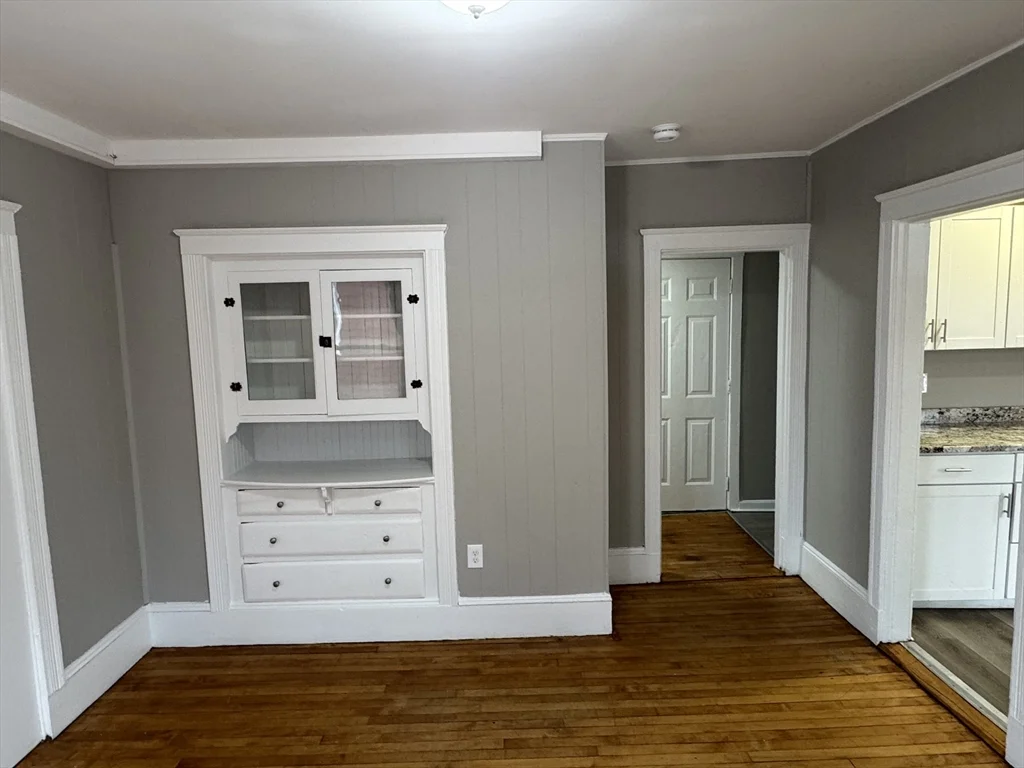 4 bed, 1 bath apartment for rent at 135 Lafayette Sq Unit 2R, Haverhill — photo 2 of 18