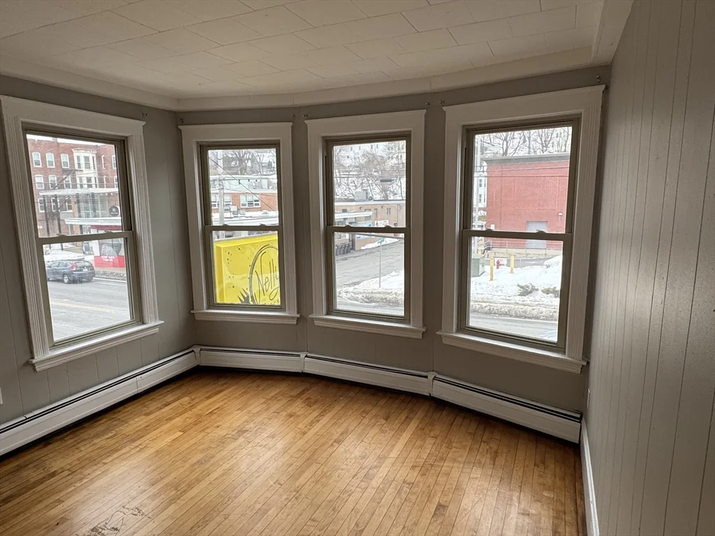 4 bed, 1 bath apartment for rent at 135 Lafayette Sq Unit 2R, Haverhill — photo 16 of 18