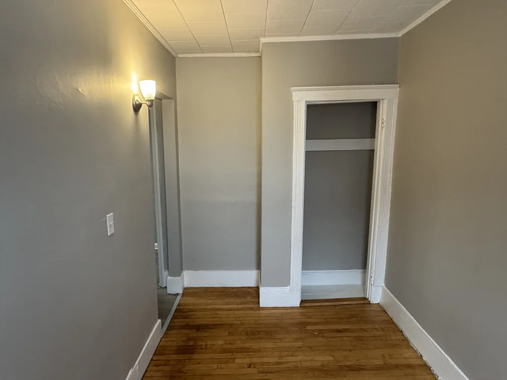 4 bed, 1 bath apartment for rent at 135 Lafayette Sq Unit 2R, Haverhill — photo 9 of 18