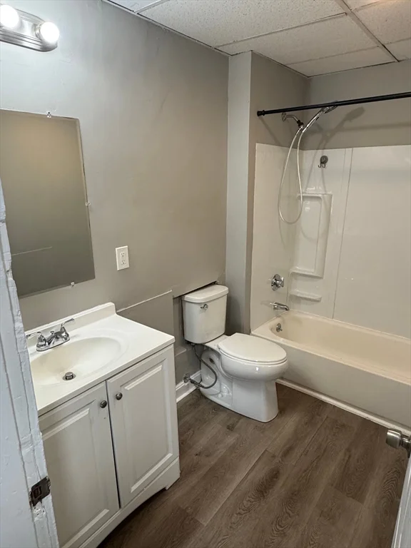 4 bed, 1 bath apartment for rent at 135 Lafayette Sq Unit 2R, Haverhill — photo 7 of 18