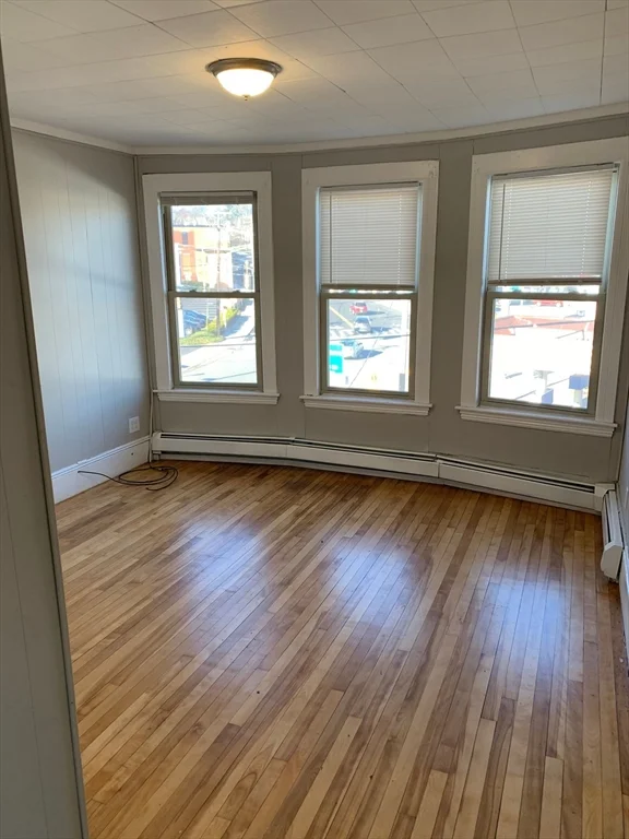 4 bed, 1 bath apartment for rent at 135 Lafayette Sq Unit 3L, Haverhill — photo 11 of 14