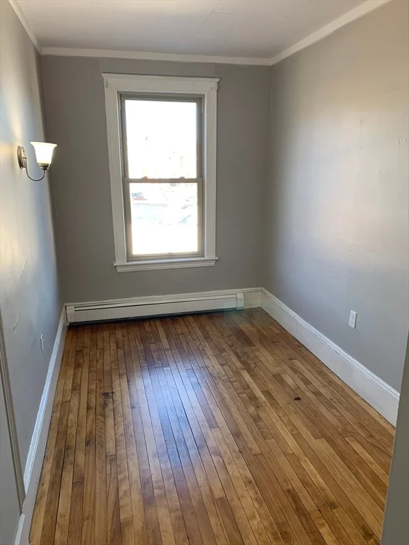 4 bed, 1 bath apartment for rent at 135 Lafayette Sq Unit 3L, Haverhill — photo 5 of 14