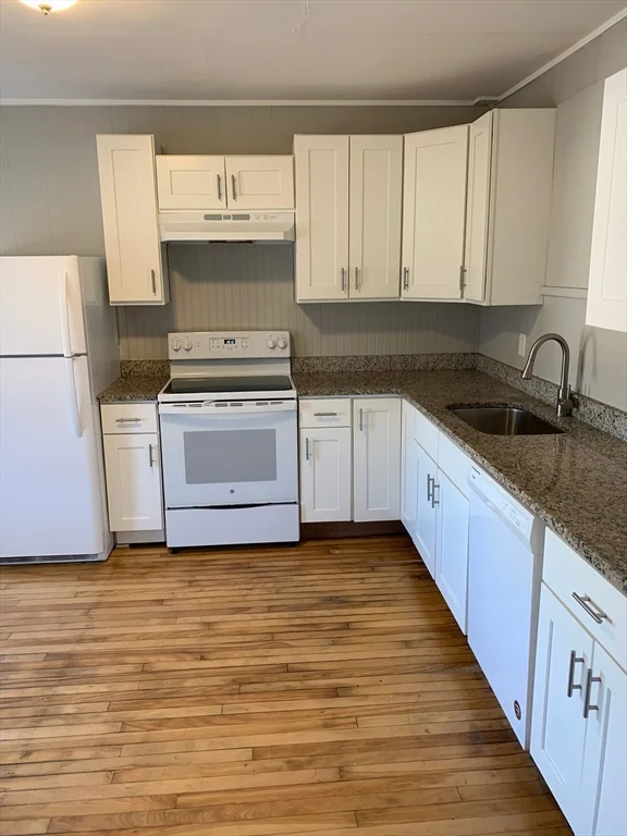 4 bed, 1 bath apartment for rent at 135 Lafayette Sq Unit 3L, Haverhill